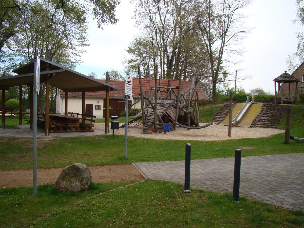 Boootshaus - Am Spreeufer Otel Beeskow Dış mekan fotoğraf